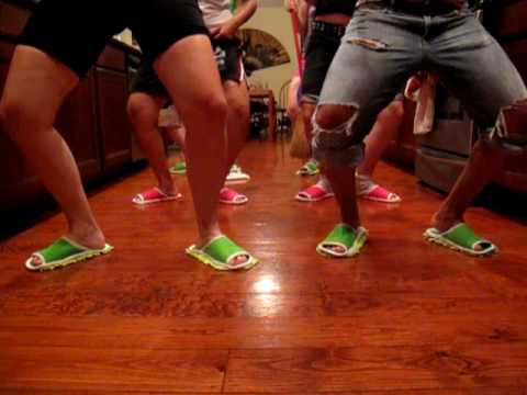 Funny Cleaning Slipper Dance
