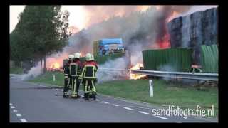 Vrachtwagens met stro in brand op N36 thv Aadorp