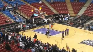 @Kings 2/25 Dwight Howard Blocks a Little Kid, Then Gets Scored On