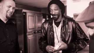 Snoop Lion performs with Walk off the Earth (Ashtrays and Heartbreaks)