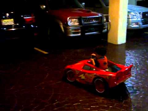 Power Wheels Lightning McQueen Electric Car - YouTube