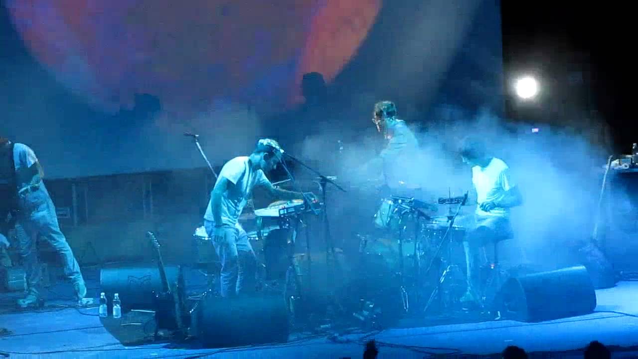 Caribou - Sun (live @ Ypsigrock 2010) - YouTube