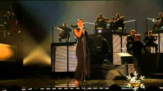 Rihanna-Diva.com - Rihanna - Diamonds live at the AMAs