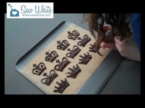 Hình ảnh trong video Making Easy Chocolate Decorations