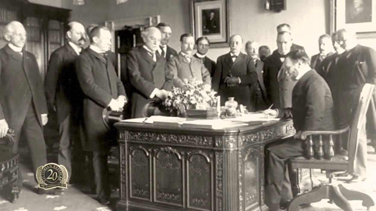 The story of why the Resolute Desk was given by Queen Victoria to the