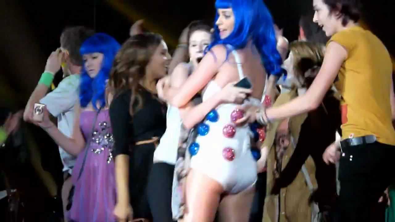 Katy Perry - I Wanna Dance With Somebody - live Sheffield 12 october ...