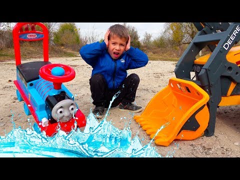 Funny Kids Ride on Car - Pretend Play with Magic Toys / The Tractor Power Wheels helps Thomas