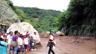 Así cruzaban la Autopista del Sol