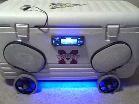 ULTIMATE ICE CHEST STEREO -
