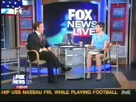 Fox News Reporter- Uncrossed Legs WOW! - http://film-book.com - YouTube