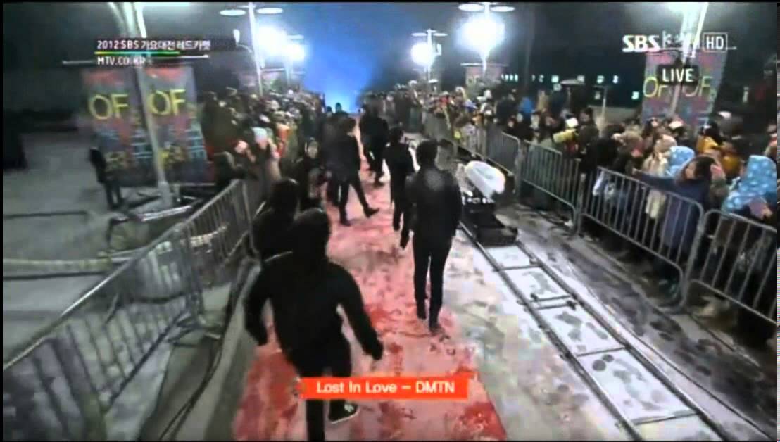 2012 SBS Gayo Daejun Red Carpet Dalmatian - Lost In Love - YouTube