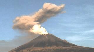 Volcán Popocatépetl Gran exhalación del 3 de julio 2013  7am (Timelapse)