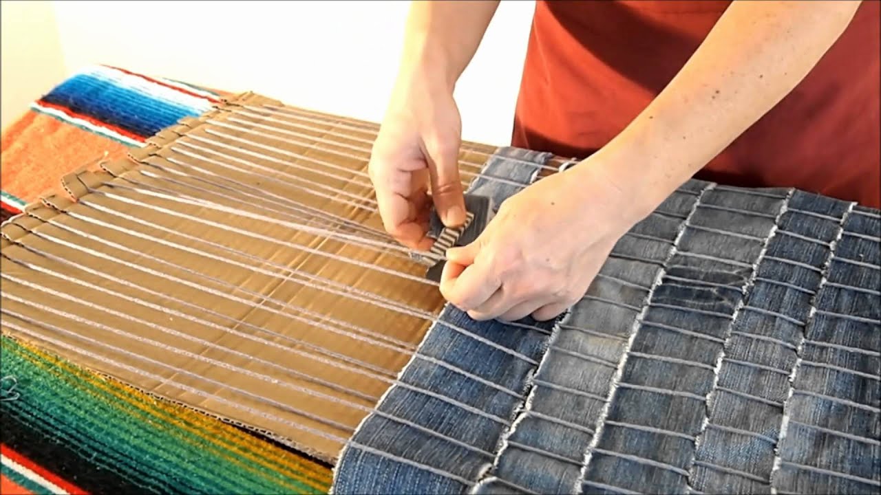 DIY How to make a carpet recycling old jeans Manualidades Alfombra