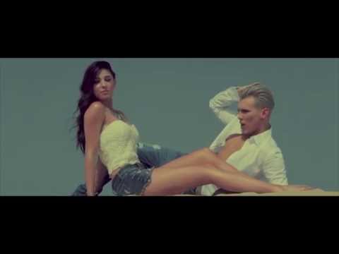 Robbie More - Tocame