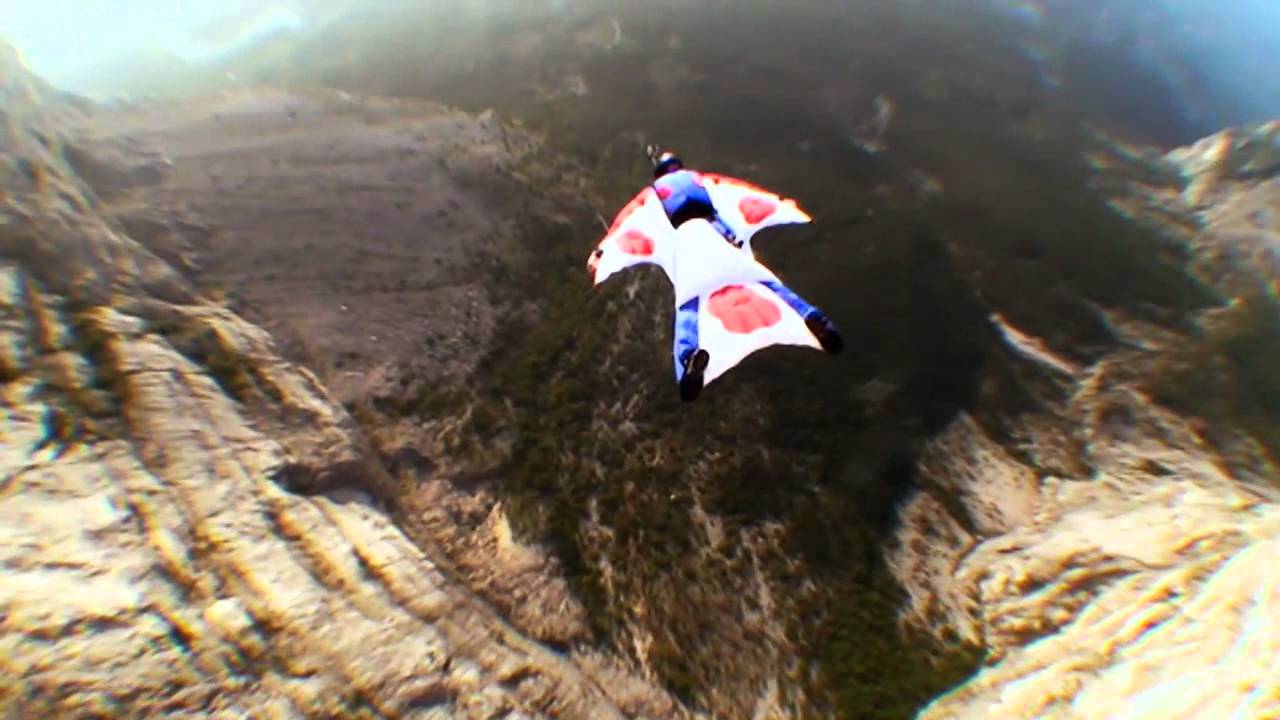proximity wingsuit for 50m in a row in Alto