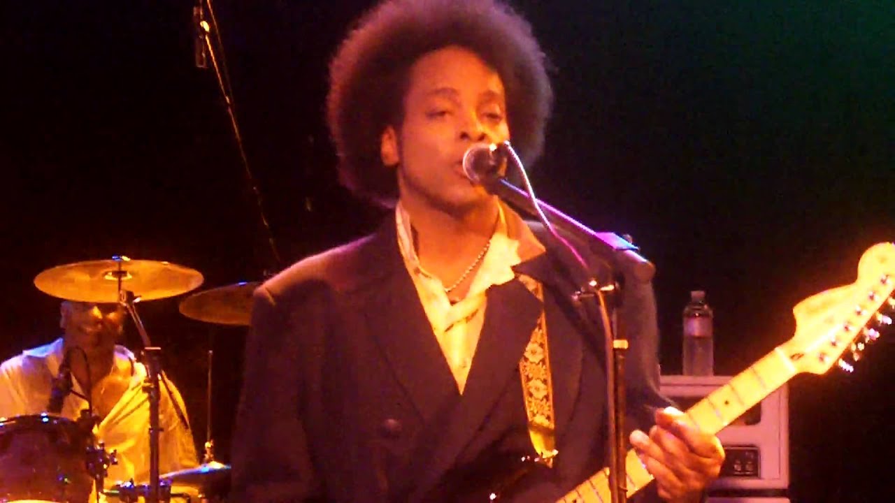 ... .com Presents Jesse Johnson Performing "Can You Help Me" - YouTube