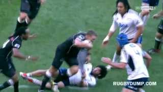 Jean Deysel gets shirt ripped, plays on