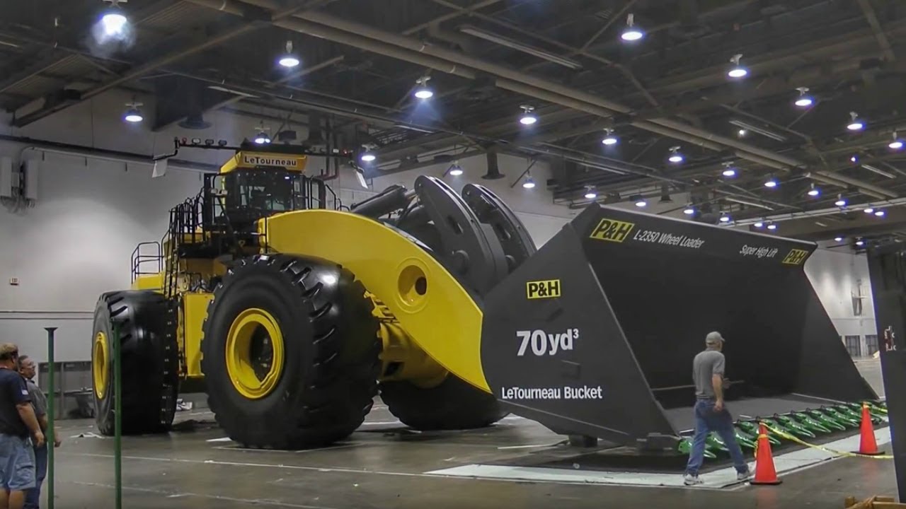 The Worlds biggest wheel loader YouTube