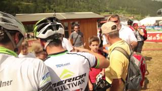 MULTIVAN MERIDA BIKING TEAM: José Hermida walks to the podium after the race.