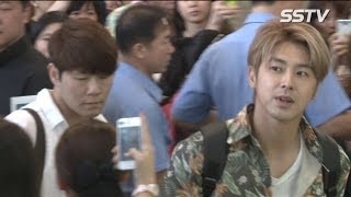 동방신기(TVXQ!) 유노윤호 출국, 공항 빛내는 외모+패션 '훈훈하네~' [SSTV]