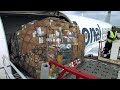 Cockpit video - Boeing 737-200 - landing at Cancun Airport, Mexico.