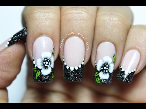 Vẽ móng tay hình bông hoa nhìn như thật