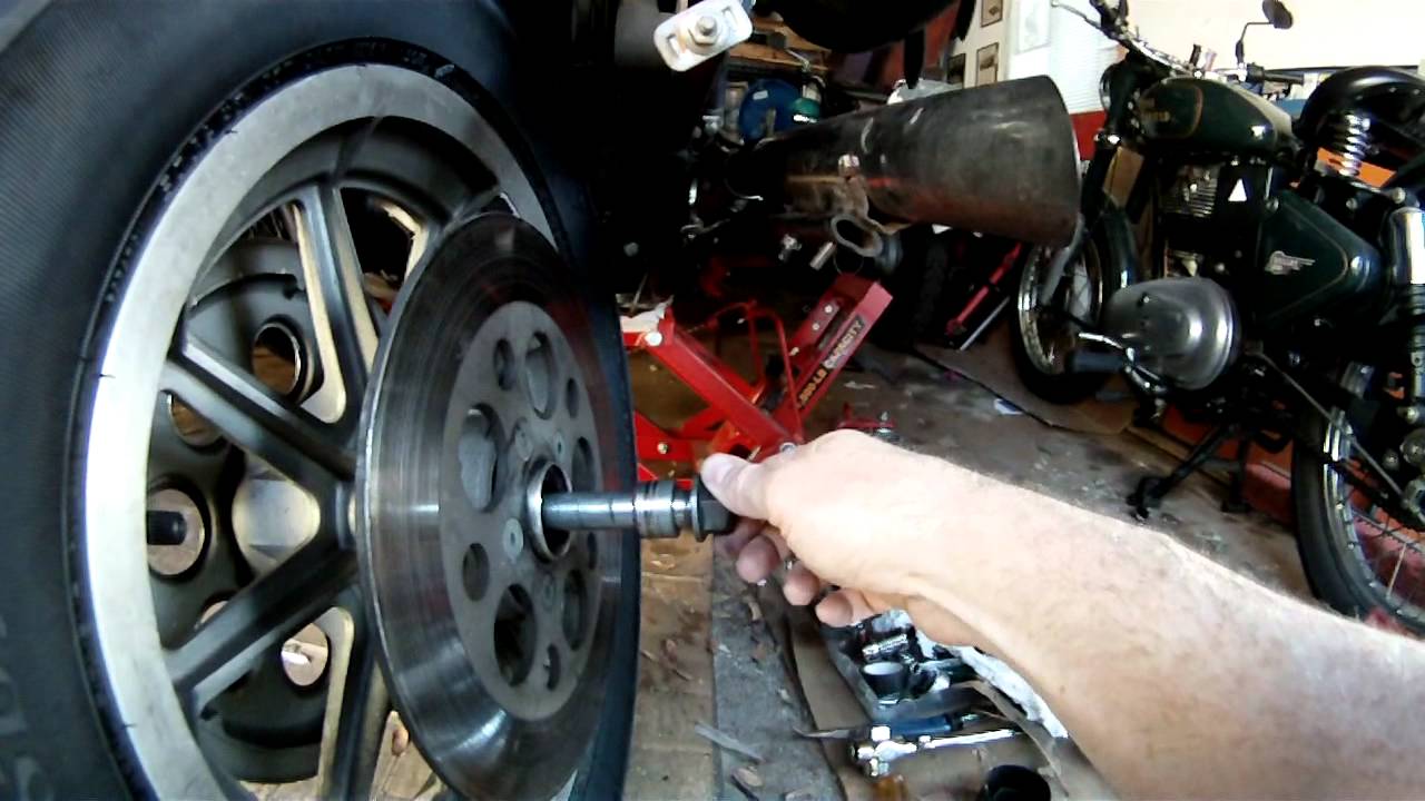 Harley-Davidson Rear Axle Reversal - YouTube