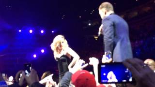 Justin Timberlake gets his ass grabbed in Philly!