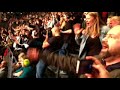 Magdi crowd-surfer i Oslo Spektrum - Karpe Diem
