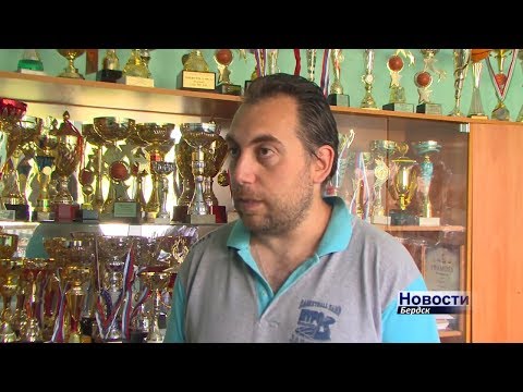 Профессиональный спортсмен из Сербии тренирует бердских баскетболистов