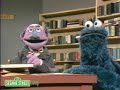 Sesame Street: Cookie Monster In The Library