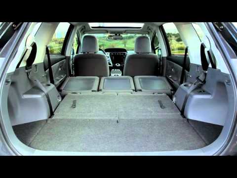 The packaging inside the 7-seater hybrid Toyota PriusPlus - YouTube