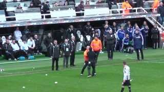 Newcastle Fan Throws His Season Ticket @ Alan Pardew V Sunderland 1st Feb 2014