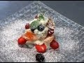 Ricetta dolce: Piramide di frutta meringa e panna [HD]