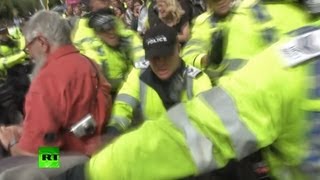 В Британии протесты против добычи газа переросли в столкновения с полицией