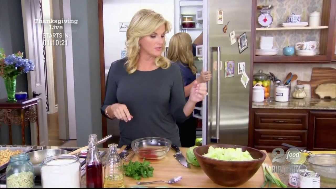 Trisha Yearwood shares Christmas recipe for peanut butter and jelly cookies...