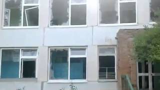 Украинские военные разбомбили школу в Луганске