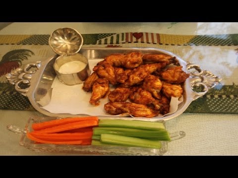 Hình ảnh trong video Best Buffalo Chicken Wings Recipe