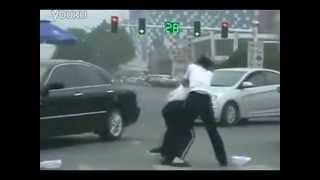 Female traffic cops in China fight on the job