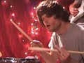 Deerhoof performing