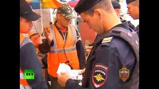 Полицейские проводят рейды по московским рынкам после драки в Матвеевском