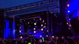 VIDEO: Armin Van Buuren at Electric Daisy Carnival New York