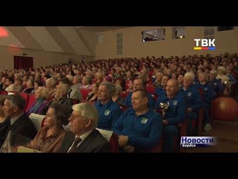 В День пожилых людей стало доброй традицией адресное посещение пенсионеров Бердска В День пожилых людей стало доброй традицией адресное посещение пенсионеров Бердска