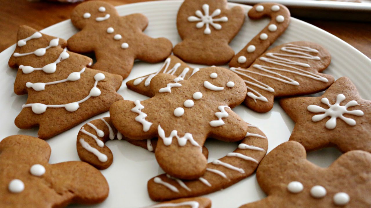 Gingerbread Cookies | Gingerbread Man | Delicious Christmas cookie | Eggles...