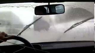 How to - a Russian man's unique solution for broken windshield wipers. Как да.