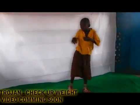 Ghanaleak+Net+Com New azonto dance - Auntie Muni Awakye - Ghanaleak.Net.flv - YouTube