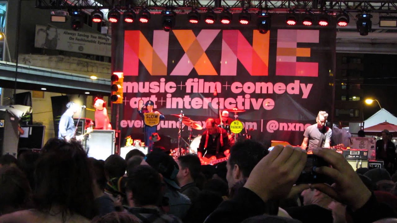 Social Distortion - Ring of Fire, live @ Dundas Square (NXNE) in ...