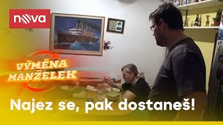 Výměna manželek - Klečení na vařečce