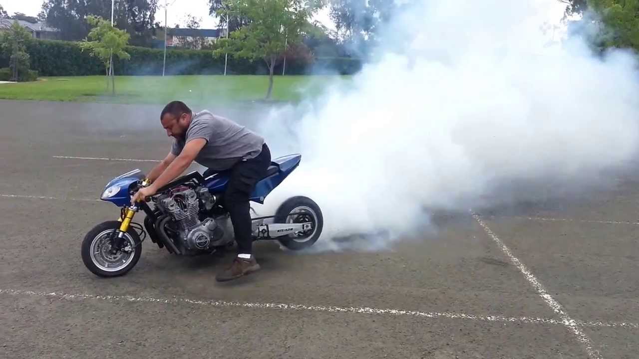 1000cc Pocket/Mini Bike burnouts and drag start. - YouTube