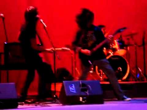 Hình ảnh trong video A little piece of heaven cover -Avenged cover